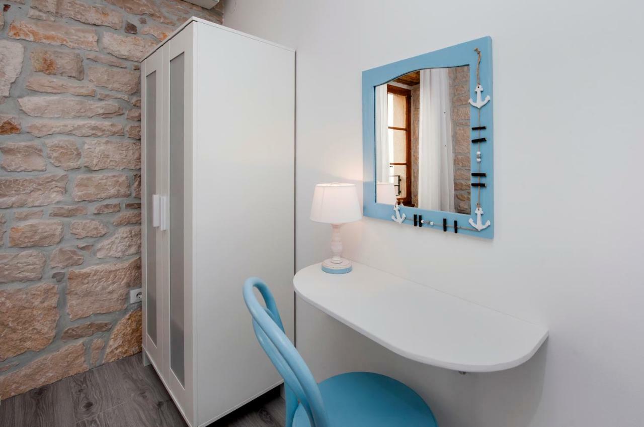 Apartment Babbo Ровин Екстериор снимка